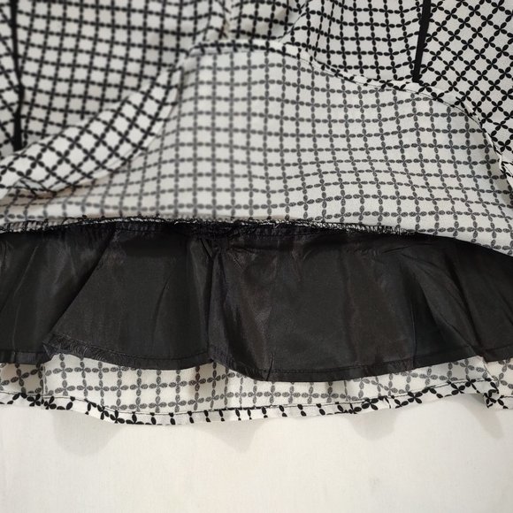 Black and White Mini Skirt Ruffled Hem Lined - Picture 7 of 12